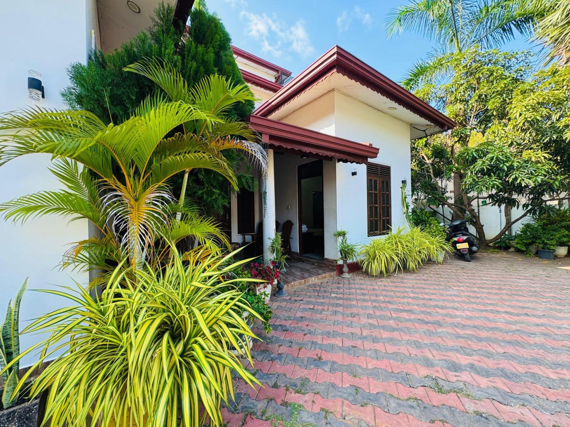 Aa Inn Trincomalee Camera foto