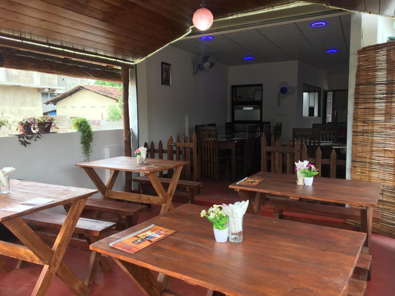 Aa Inn Trincomalee Esterno foto