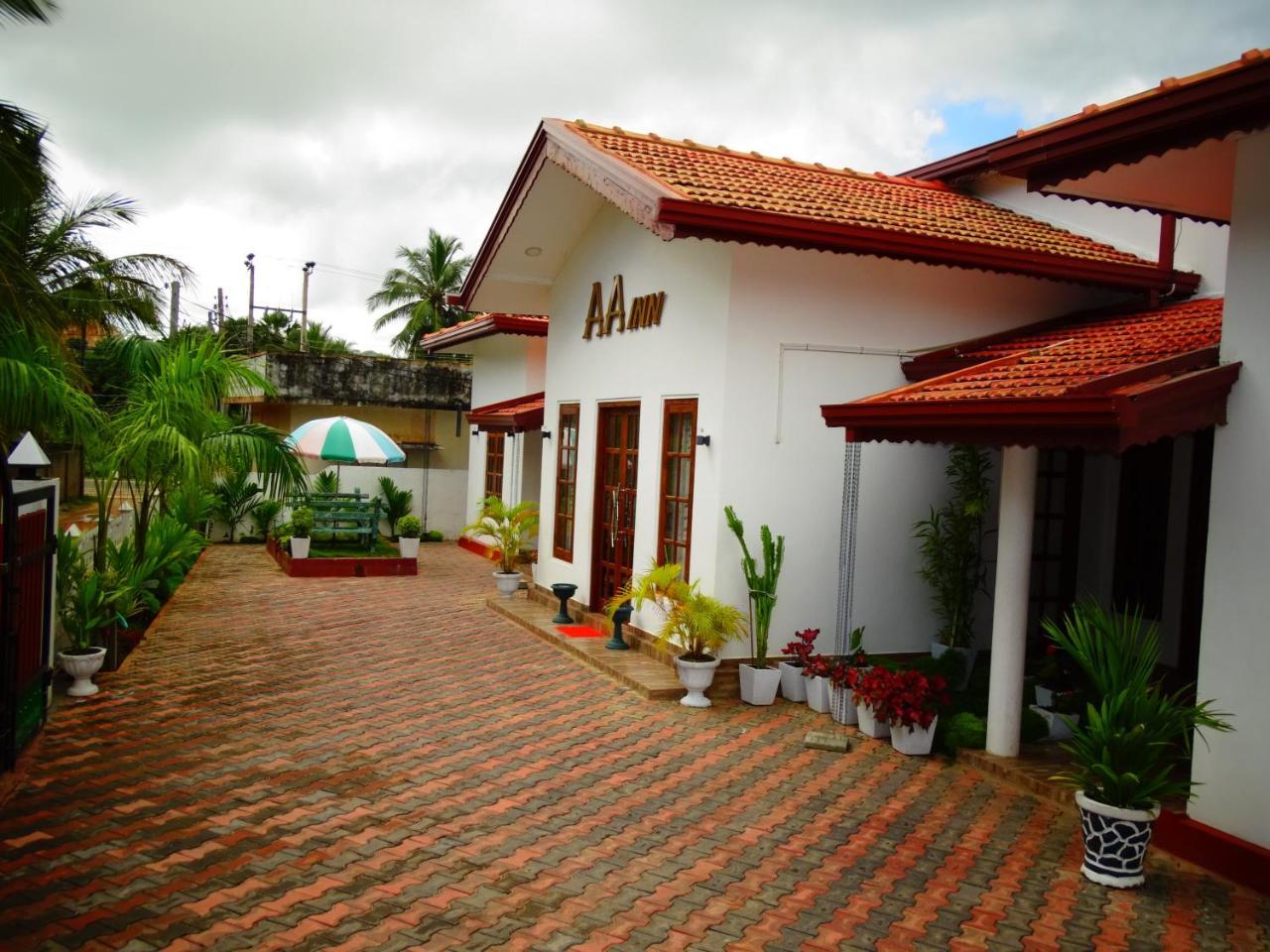 Aa Inn Trincomalee Esterno foto