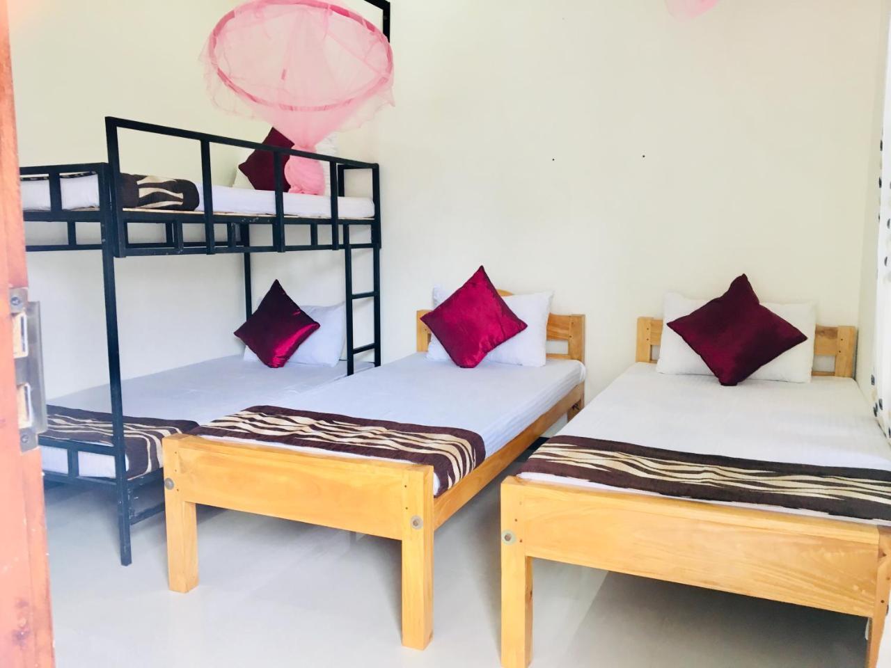 Aa Inn Trincomalee Esterno foto