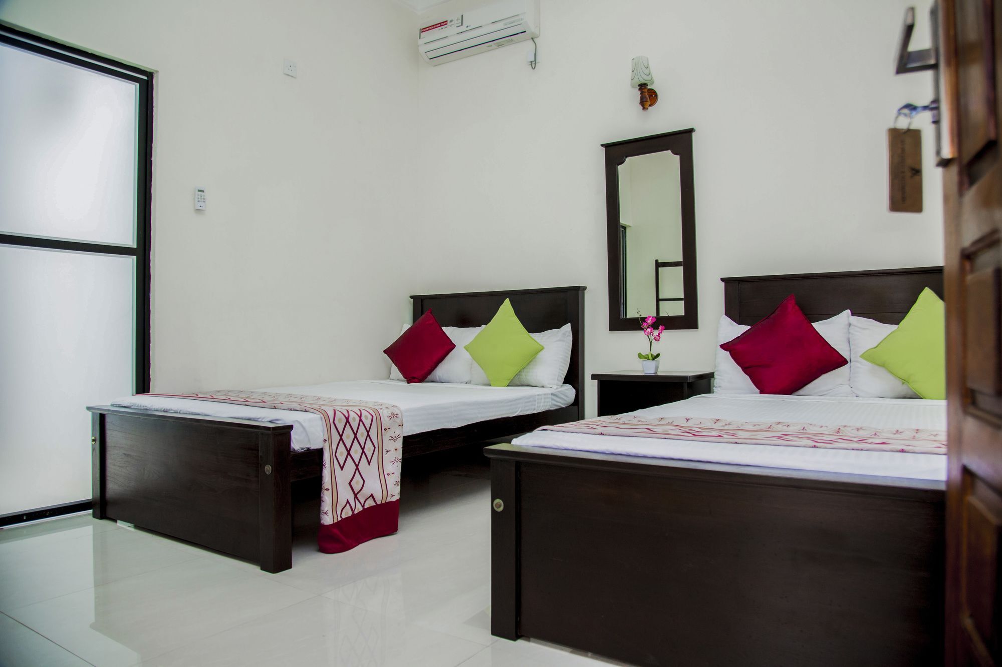 Aa Inn Trincomalee Esterno foto