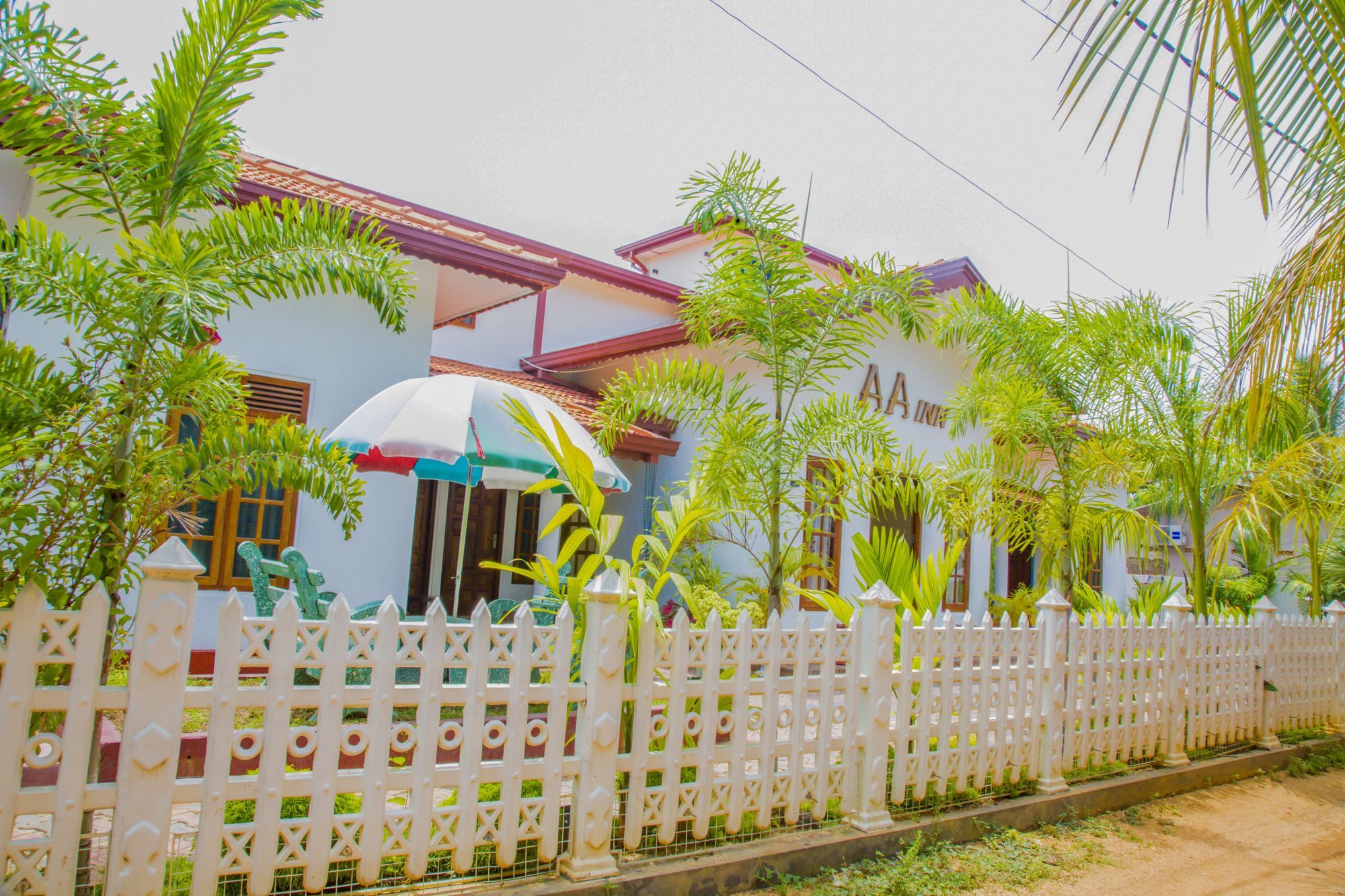 Aa Inn Trincomalee Esterno foto